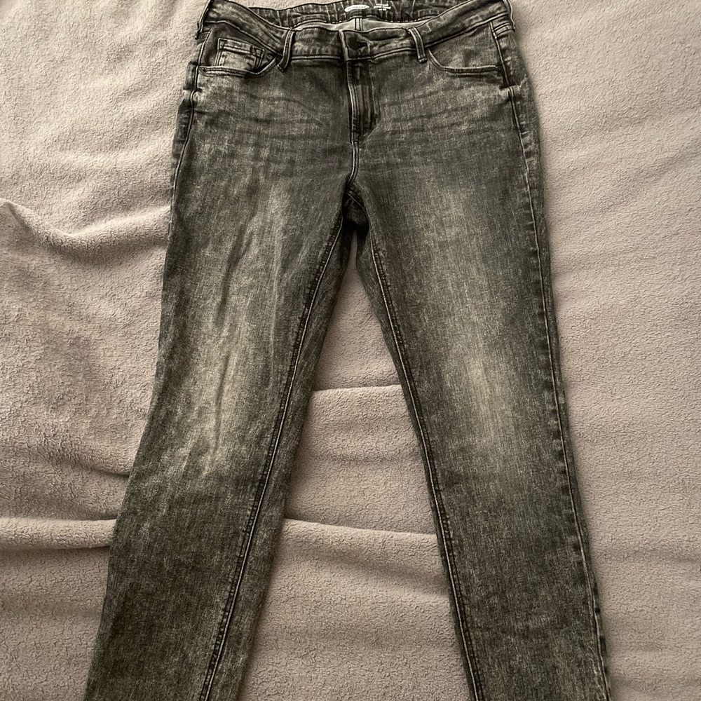 Old Navy Rockstar Super Skinny (low rise jeans)